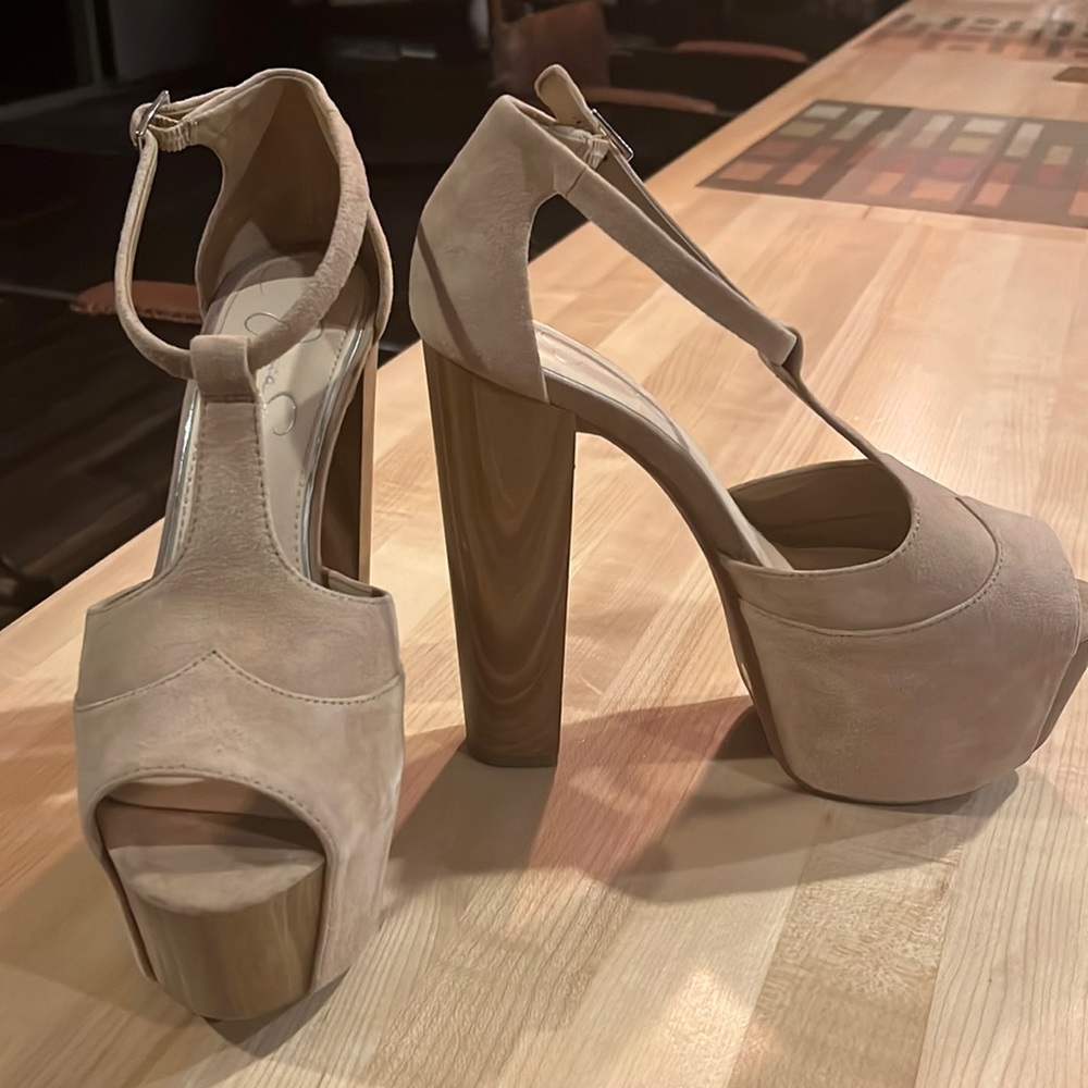 Jessica Simpson Nude Platform T-Strap Block Heel Sandals